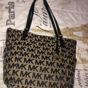 Michael kors purse